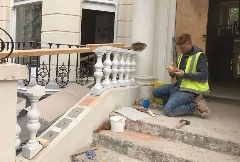 Installing the stone balustrades